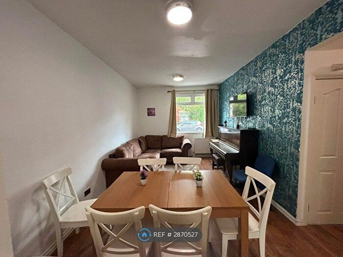4 Bedroom End Of Terrace House To Rent In Dalton Avenue, Manchester, M14