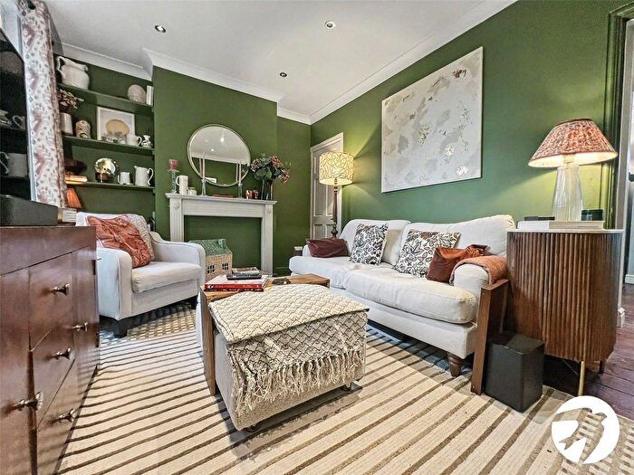 3 Bedroom Terraced House For Sale In Glencoe Road, Chatham, Kent, ME4