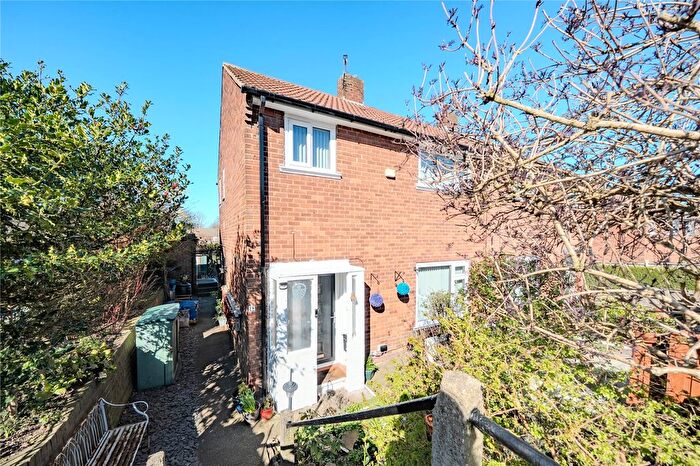 3 Bedroom Semi Detached House For Sale In Wellstone Rise, Leeds, West Yorkshire, LS13