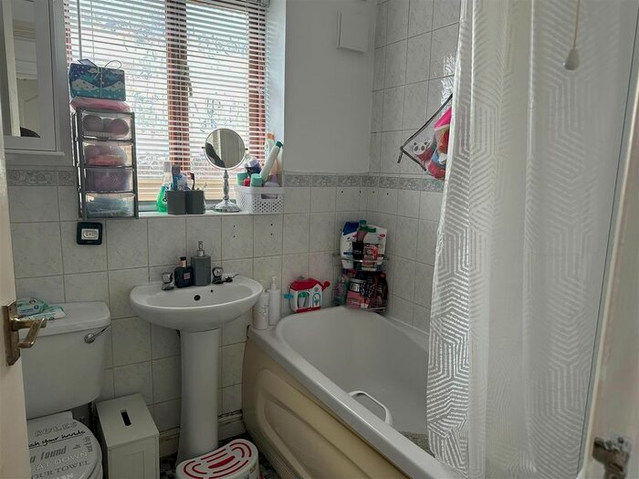 2 Bedroom Semi-Detached House For Sale In South Park Mews, Brierley Hill, DY5