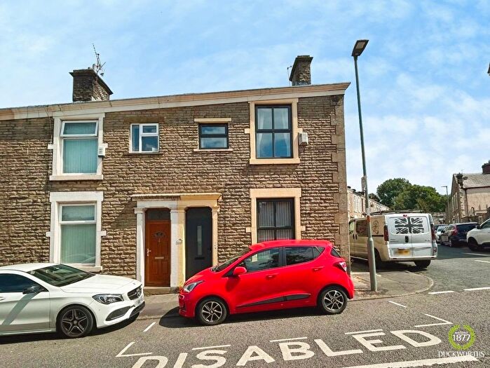 4 Bedroom End Of Terrace House For Sale In Highfield Road, Darwen, BB3
