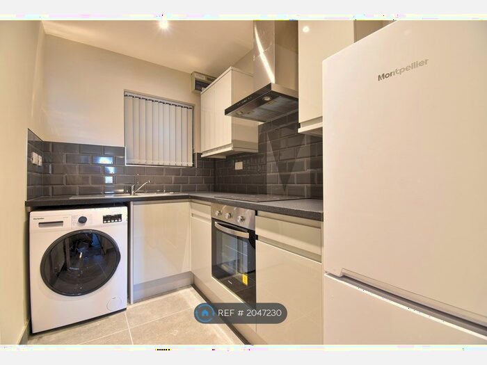 1 Bedroom Flat To Rent In Henry Court, Rotherham, S65