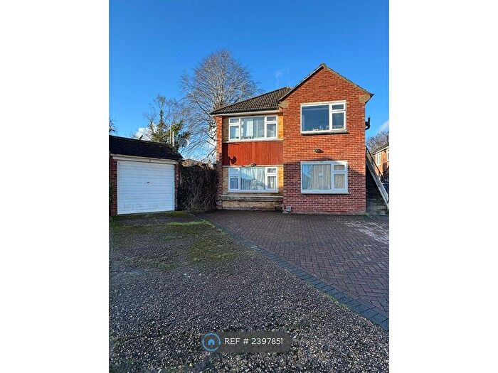 2 Bedroom Maisonette To Rent In Sheepcote Gardens, Denham Green, UB9