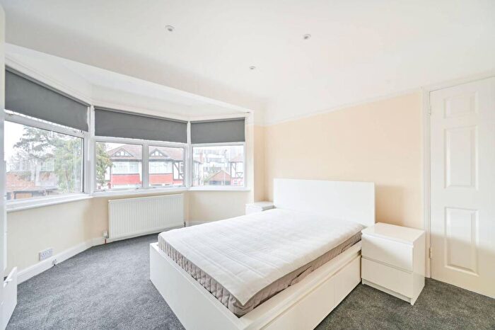 2 Bedroom Maisonette To Rent In Vincent Gardens, Dollis Hill, London, NW2