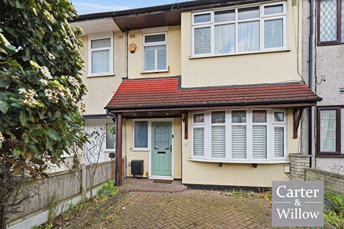 3 Bedroom Terraced House For Sale In Auriel Avenue, Dagenham, RM10