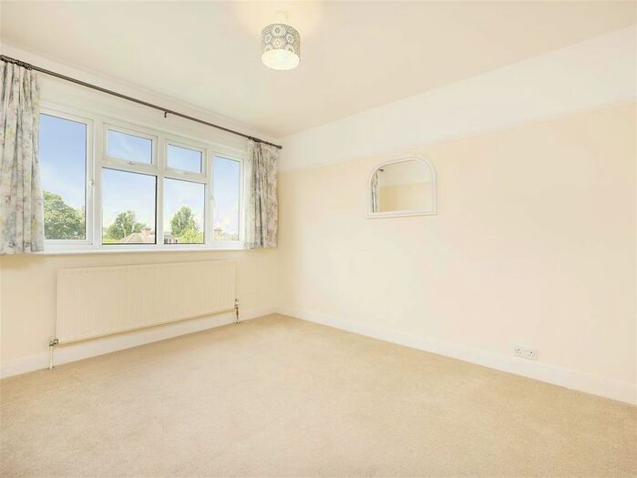 2 Bedroom Flat To Rent In Lancaster Close, Kingston Upon Thames, KT2