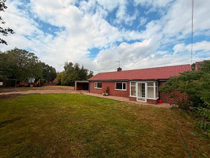 2 Bedroom Bungalow To Rent In , CV36