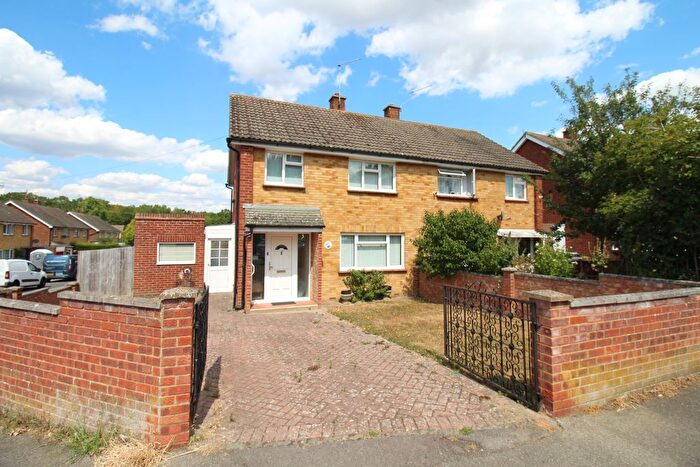 3 Bedroom Semi Detached House For Sale In Bishops Oak Ride, Tonbridge, TN10