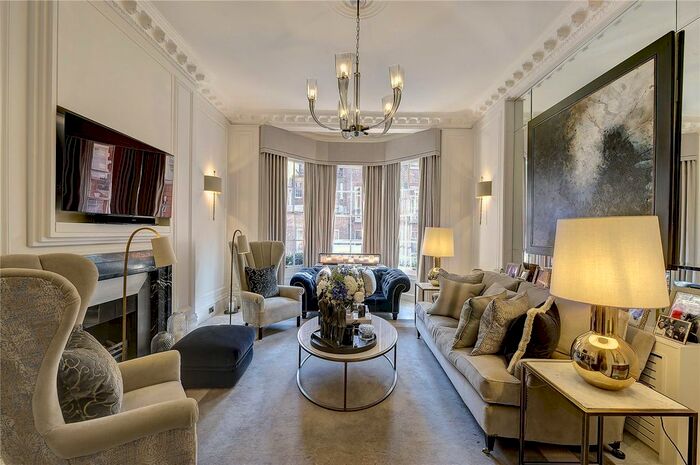 3 Bedroom Flat To Rent In Green Street, London, W1K