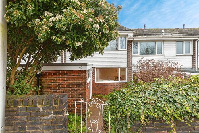 3 Bedroom Terraced House For Sale In River Drive, Rochester, Kent, ME2