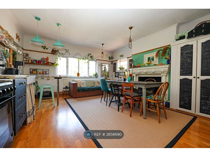 4 Bedroom Maisonette To Rent In Alexandra Park Road, London, N22