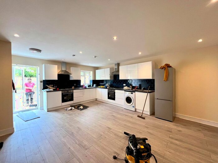 8 Bedroom Semi-Detached House To Rent In Cavendish Avenue, Harrow, HA1