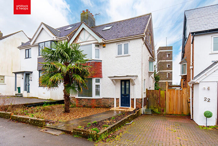 5 Bedroom Semi-Detached House To Rent In Maple Gardens, Hove, BN3