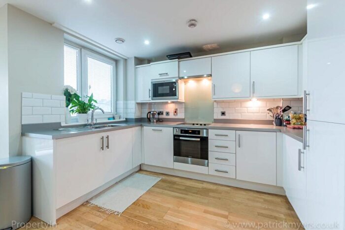 2 Bedroom Flat To Rent In Camberwell New Road London, SE5