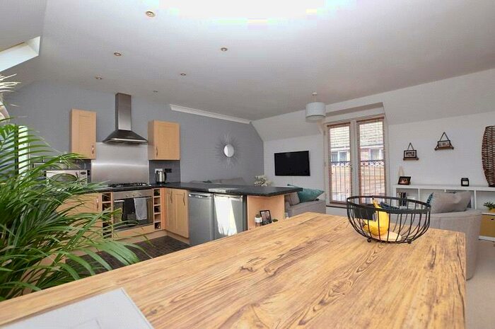 2 Bedroom Apartment To Rent In Baden Powell Close, Chelmsford, CM2