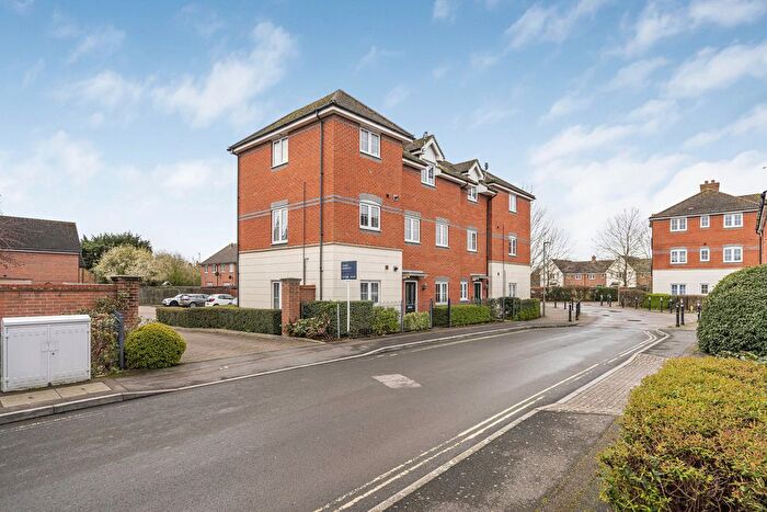1 Bedroom Flat For Sale In Caldecott Chase, Abingdon, OX14