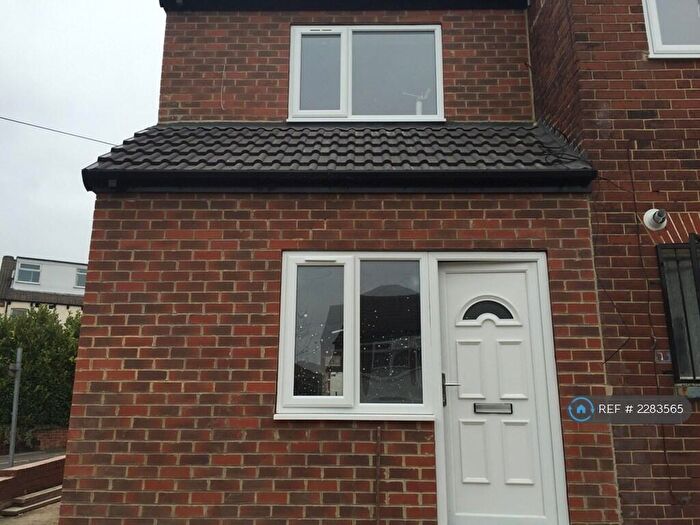 1 Bedroom End Of Terrace House To Rent In Kelso Gardens, Leeds, LS2