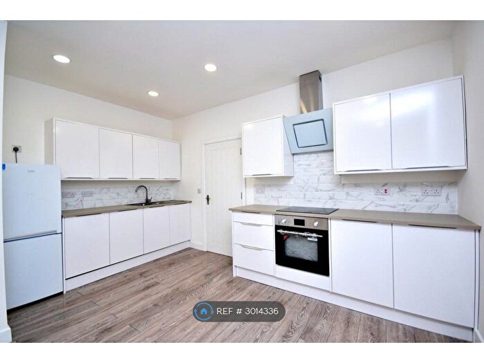 4 Bedroom Terraced House To Rent In Palmerston Road, Northampton, NN1