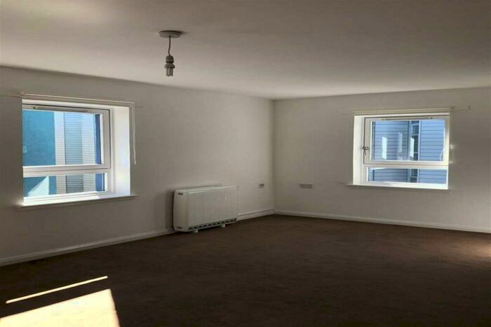 2 Bedroom Flat To Rent In Hammermans Entry, Holyrood Road, EH8