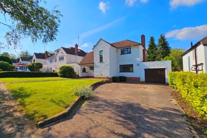 3 Bedroom Detached House To Rent In Yester Road, Chislehurst, BR7