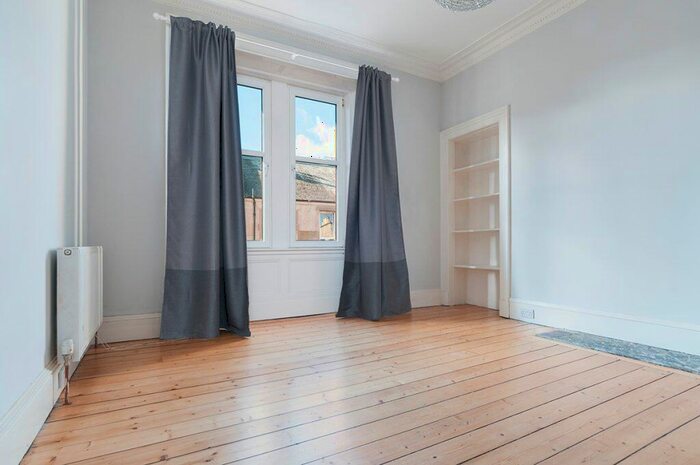 2 Bedroom Property To Rent In L &#; Fowler Terrace, Edinburgh, EH11