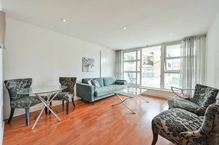 2 Bedroom Flat To Rent In Upper Richmond Road, East Putney, London, SW15