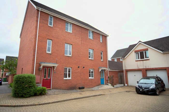 4 Bedroom Semi-Detached House To Rent In Watkins Square, Llanishen, Cardiff, CF14