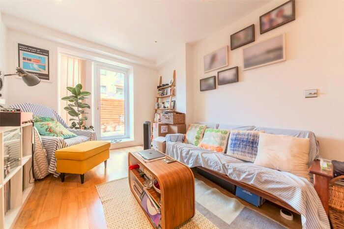 2 Bedroom Apartment To Rent In Cheshire Street, London, E2