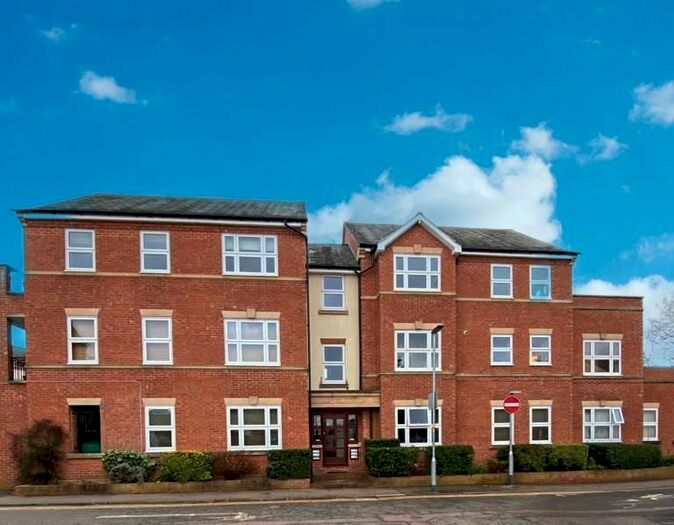 2 Bedroom Flat To Rent In Bury Lane, Rickmansworth, WD3