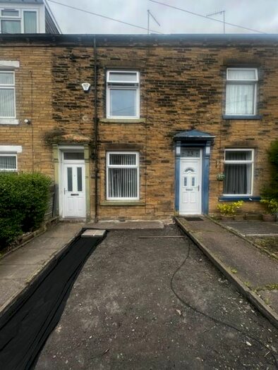 2 Bedroom Terraced House To Rent In Silverdale Road, Bradford, BD5