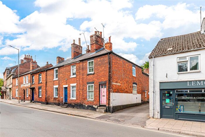 3 Bedroom End Of Terrace House For Sale In Southbroom Road, Devizes, Wiltshire, SN10