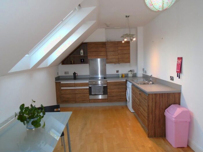 1 Bedroom Flat To Rent In Bristol Road, Selly Oak, Birmingham, B29