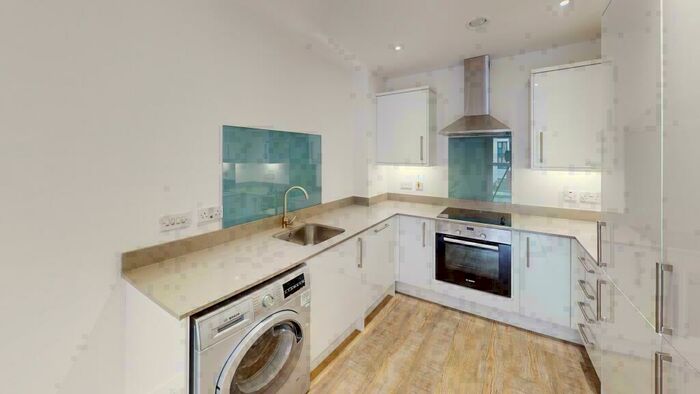 1 Bedroom Apartment To Rent In Bow Square, Queensway, Southampton, Hampshire, SO14