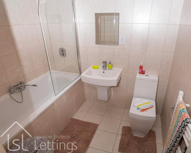 2 Bedroom Apartment To Rent In Knighton Road, Leicester, LE2