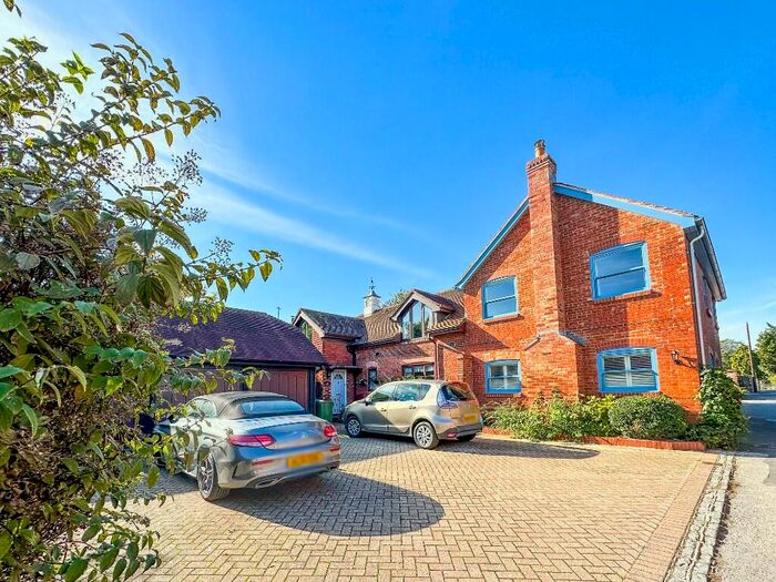 3 Bedroom Barn Conversion To Rent In Wicor Path, Fareham, Hampshire, PO16