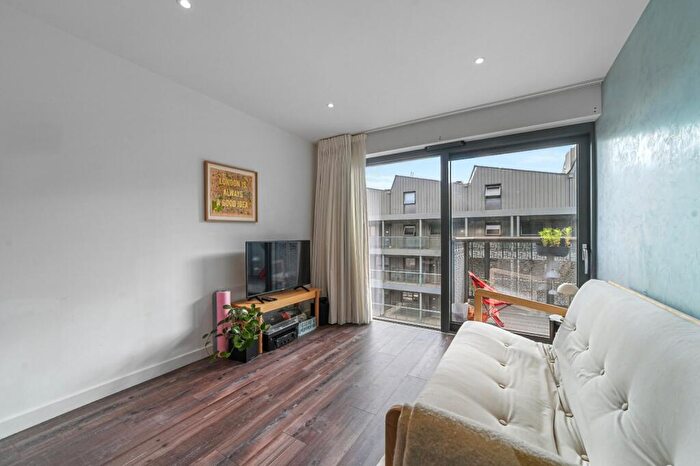 1 Bedroom Apartment To Rent In Wallis Road, London, E9