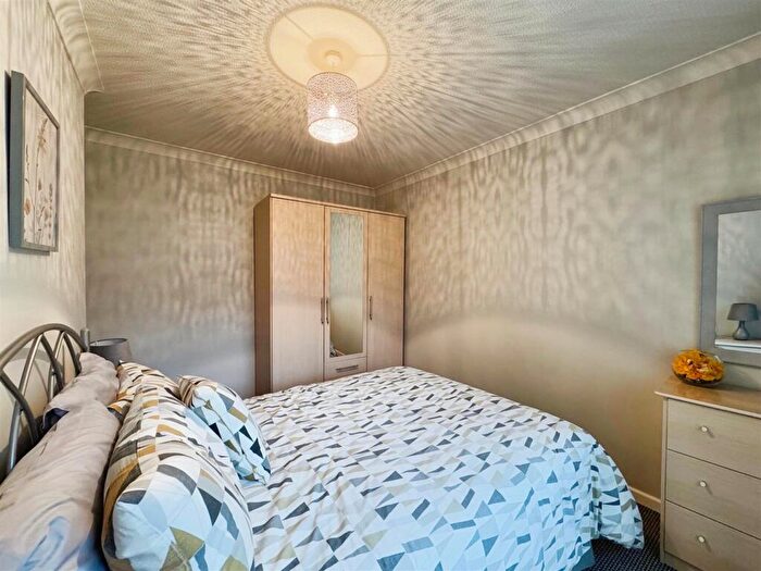 2 Bedroom Semi-Detached Bungalow For Sale In Strathaven Road, Carlton-In-Lindrick, Worksop, S81