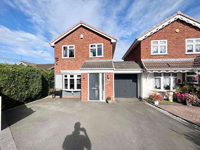 3 Bedroom Detached House For Sale In Marion Close, Quarry Bank, Brierley Hill, DY5