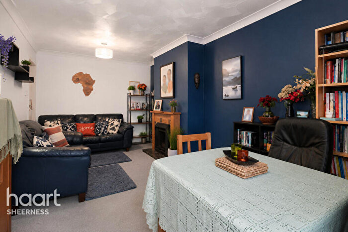 2 Bedroom Bungalow For Sale In Coombe Drive, Sittingbourne, ME10