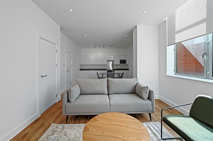 2 Bedroom Apartment To Rent In West Smithfield, London, EC1A