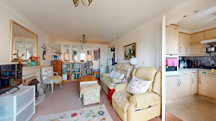1 Bedroom Flat For Sale In Millbay Road, Wesley Court, PL1