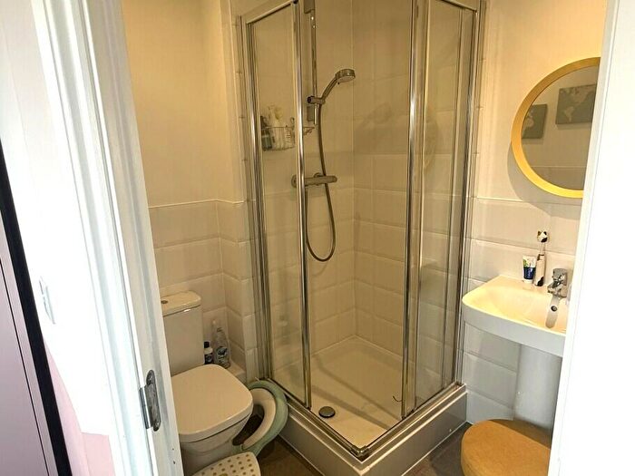 3 Bedroom End Of Terrace House For Sale In Forest Road, Woodley, Reading, Berkshire, RG5