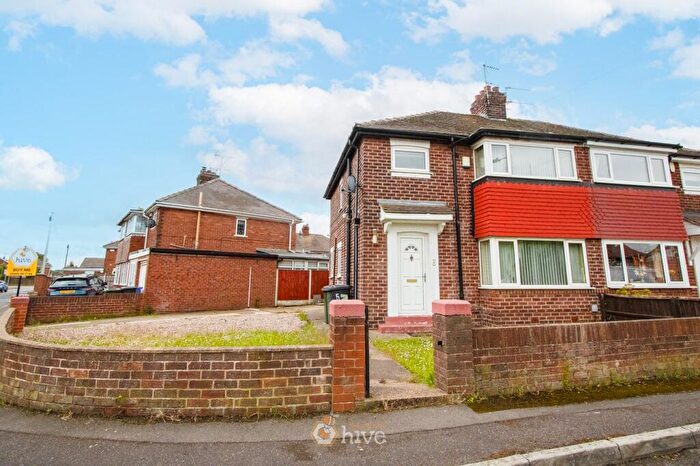 3 Bedroom Semi-Detached House For Sale In Grosvenor Crescent, Warmsworth, Doncaster, DN4