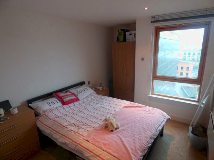 1 Bedroom Apartment To Rent In La Salle Leeds Dock City Centre, LS10
