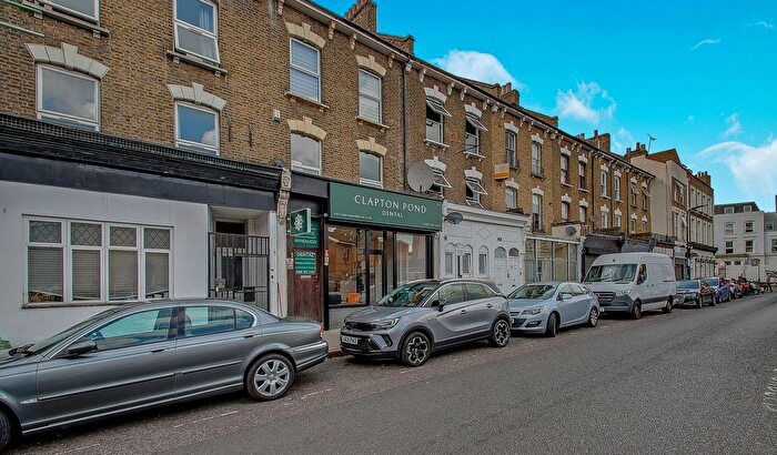 3 Bedroom Maisonette For Sale In Clarence Road, London, E5