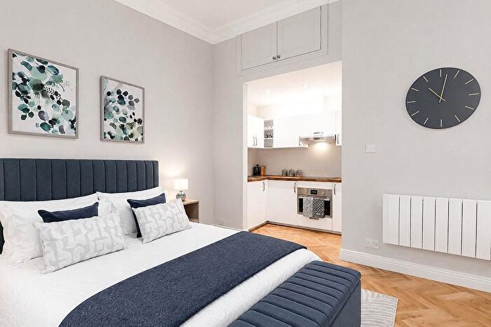 Studio To Rent In Hallam Street, Fitzrovia, London, W1W