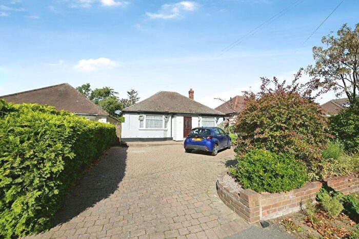 3 Bedroom Detached Bungalow For Sale In Purfleet Road, Aveley, South Ockendon, RM15