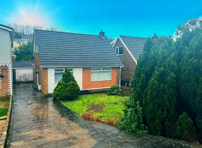3 Bedroom Bungalow To Rent In Park Court Road, Bridgend, CF31