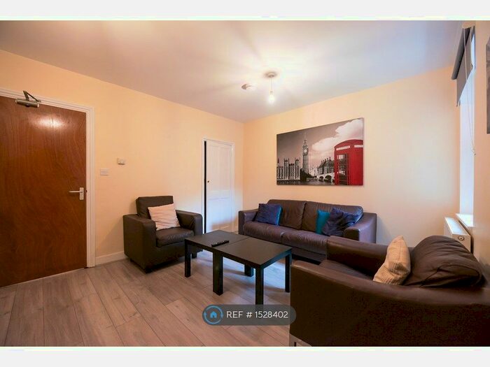 5 Bedroom Terraced House To Rent In Pitcroft Avenue, Reading, RG6