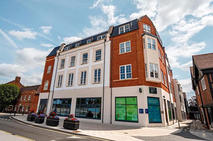 2 Bedroom Apartment For Sale In Threadneedle Road, Farnham, Surrey, GU9